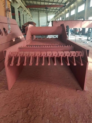 800 TPH जबड़े कोल्हू ग्रिजली फीडर ZSW6000X1300 वाइब्रेटिंग ग्रिजली स्क्रीन फीडर