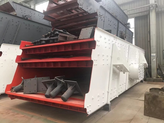 माइनिंग मल्टी लेयर वायर मेश वाइब्रेटिंग स्क्रीन 415V 1-4 लेयर डेक के साथ
