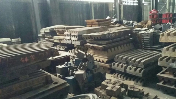 H3244 जबड़ा स्टोन क्रशर स्पेयर पार्ट्स मैंगनीज क्रशर लाइनर्स क्रशिंग रॉक के लिए