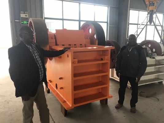 55Kw हार्ड ग्रेनाइट स्मॉल रॉक क्रशिंग मशीन PE500 * 750 येलो व्हाइट