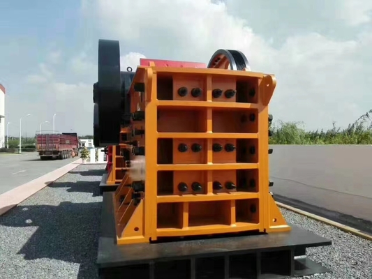 खनन ग्रेनाइट जबड़े कोल्हू मशीन PE900 * 1200 100 TPH स्टोन क्रेशर प्लांट