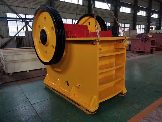 55Kw हार्ड ग्रेनाइट स्मॉल रॉक क्रशिंग मशीन PE500 * 750 येलो व्हाइट