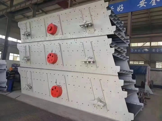 माइनिंग मल्टी लेयर वायर मेश वाइब्रेटिंग स्क्रीन 415V 1-4 लेयर डेक के साथ