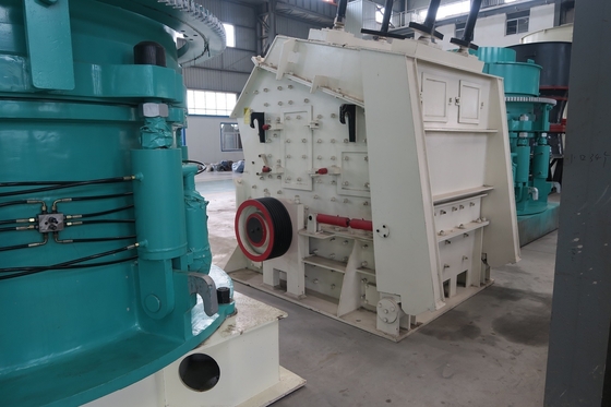 क्षैतिज प्रभाव स्टोन क्रेशर मशीन 200Kw PF1315 माध्यमिक खदान क्रशिंग डोलोमाइट