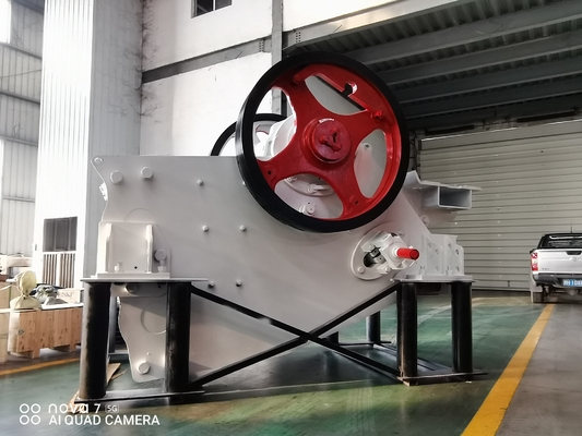 खदान और खनन में 100Kw क्रशिंग मिलिंग मशीन 8474209000 C106 जबड़ा कोल्हू