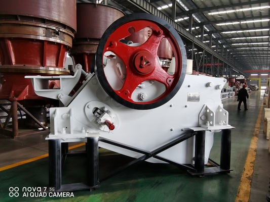 खदान और खनन में 100Kw क्रशिंग मिलिंग मशीन 8474209000 C106 जबड़ा कोल्हू