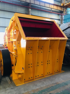 मोबाइल PF1320 इम्पैक्ट क्रशर मशीन 315Kw रॉक्स स्टोन प्रोसेसिंग मशीनरी