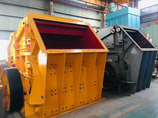 मोबाइल PF1320 इम्पैक्ट क्रशर मशीन 315Kw रॉक्स स्टोन प्रोसेसिंग मशीनरी