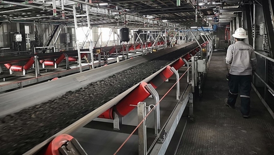 तेल आग प्रतिरोधी संचालित बेल्ट कन्वेयर 440V सीमेंट खनन खदान